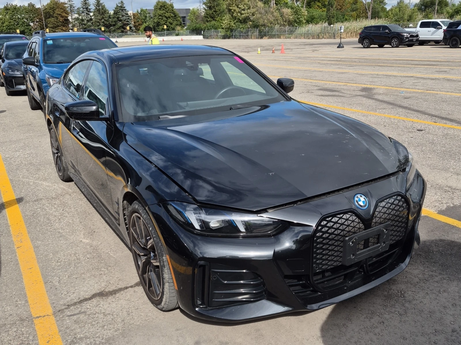 BMW i4 EDRIVE40 GRAN COUPE| ПЪЛЕН М-ПАКЕТ| LASER| 2 КЛЮЧА, снимка 2 - Автомобили и джипове - 55876548