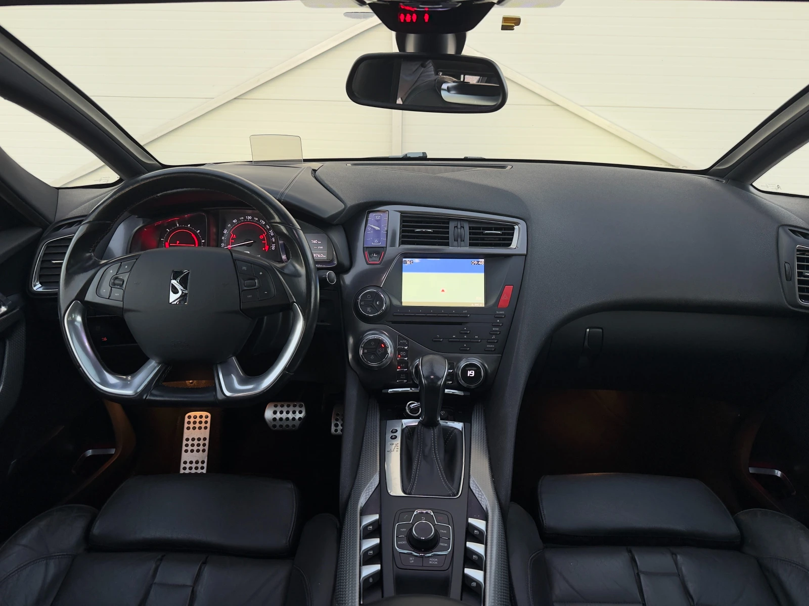 Citroen DS5 2.0HDI Автомат/Панорама/Head-up/Full/Лизинг, снимка 14 - Автомобили и джипове - 56305151