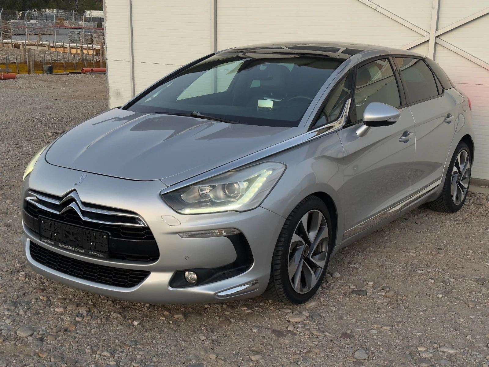 Citroen DS5 2.0HDI Автомат/Панорама/Head-up/Full/Лизинг, снимка 8 - Автомобили и джипове - 56305151