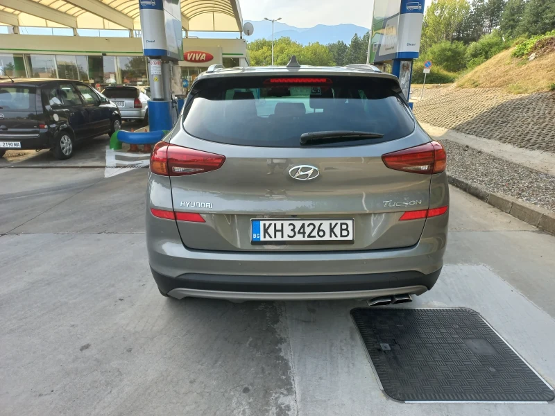 Hyundai Tucson 1.6 Dizel Evro6 , снимка 6 - Автомобили и джипове - 47117150