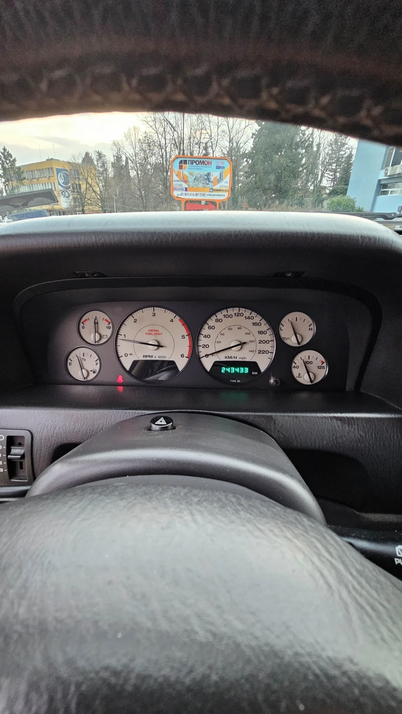 Jeep Grand cherokee LIMITED 2.7 CRD, снимка 10 - Автомобили и джипове - 53025588