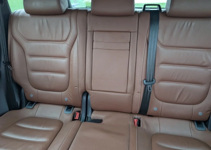VW Touareg 3.0TDi * * ПОДГРЕВИ * * КАМЕРА * * ПАНОРАМА * * , снимка 9 - Автомобили и джипове - 53506679