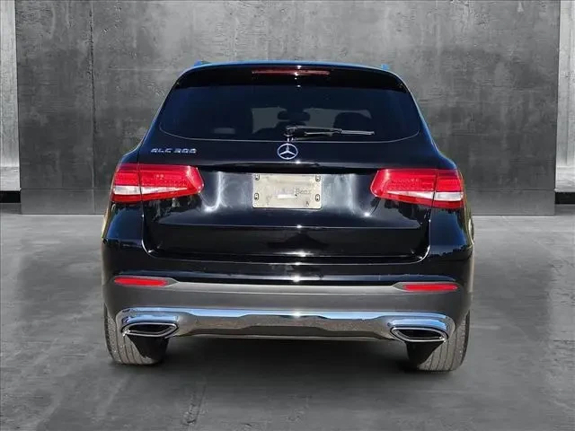 Mercedes-Benz GLC 300  - изображение 8