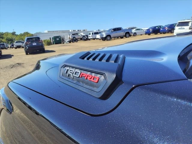 Toyota Tundra , TRD Pro Hybrid 4WD,    20 | Mobile.bg   16