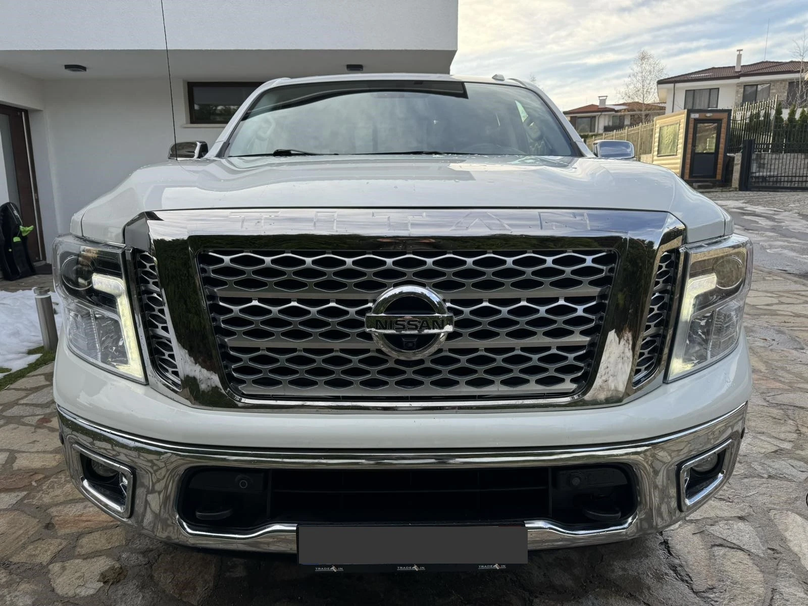 Nissan Titan crew cab PLATINUM RESERVE 5.6L V8 НАЛИЧЕН - изображение 2