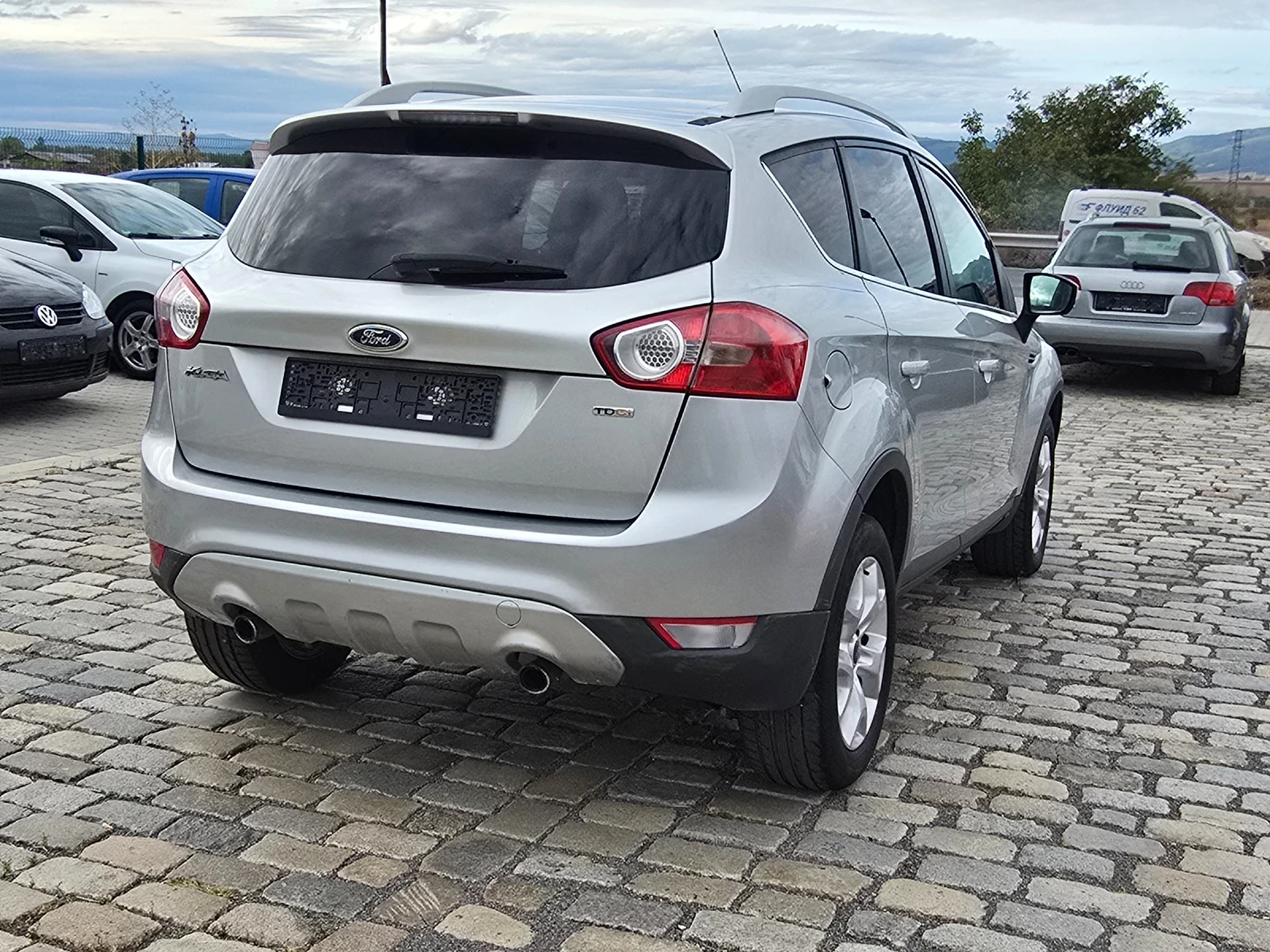 Ford Kuga 2.0TDCI 136кс Реални Километри Нови гуми  - изображение 7
