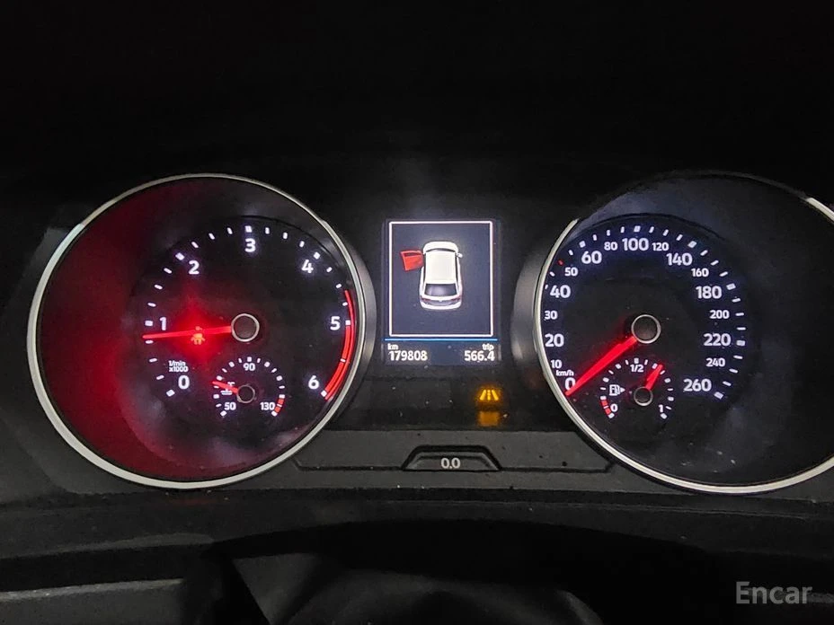 VW Tiguan, снимка 5 - Автомобили и джипове - 53872494