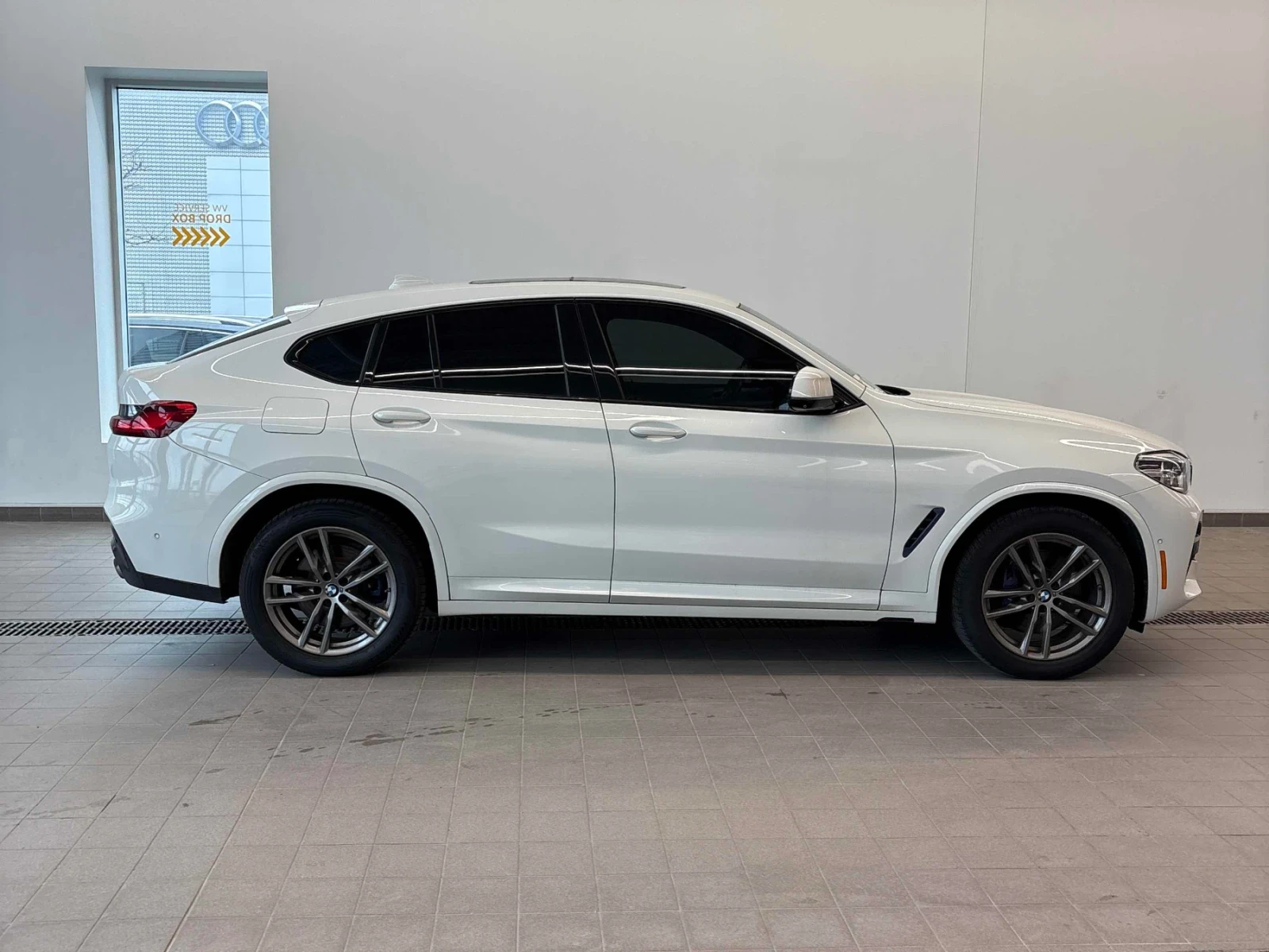 BMW X4 MPACK * АМБИЕНТ * ПАНОРАМА * ПОДГРЕВ , снимка 3 - Автомобили и джипове - 54241278