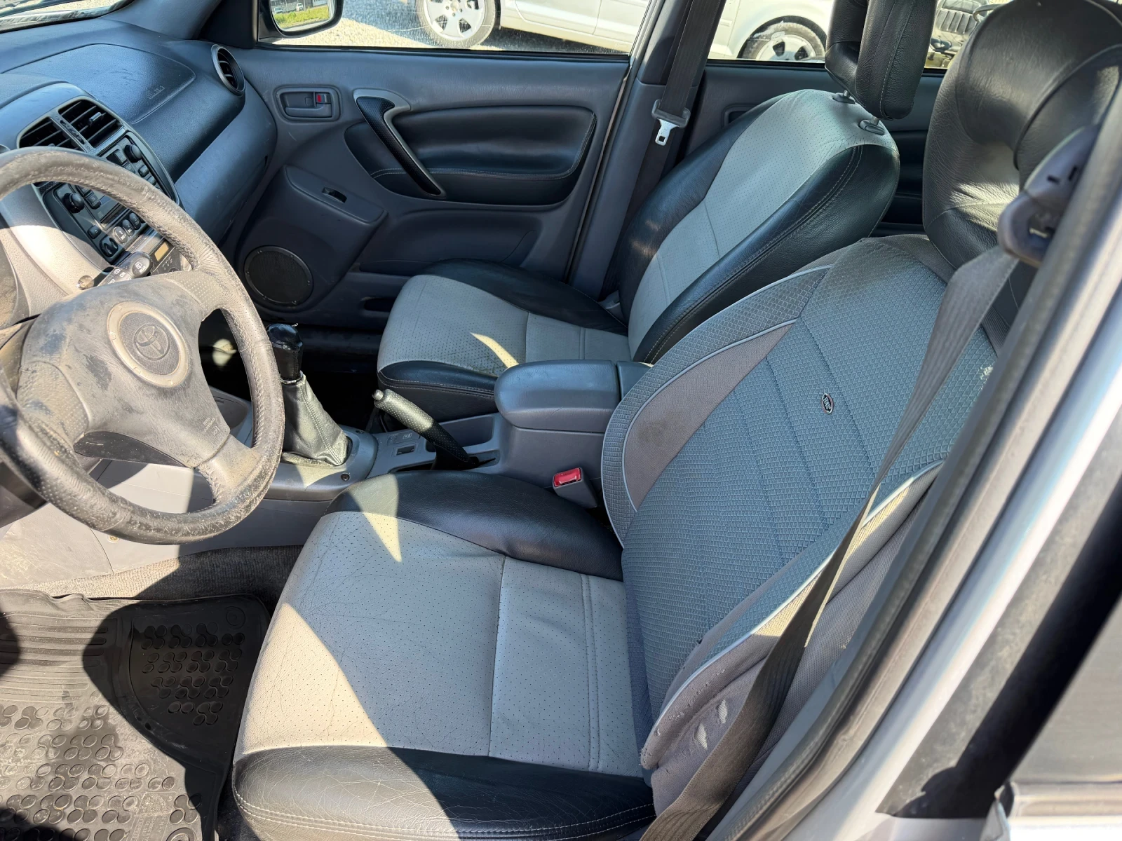 Toyota Rav4 D4D, снимка 11 - Автомобили и джипове - 54428855