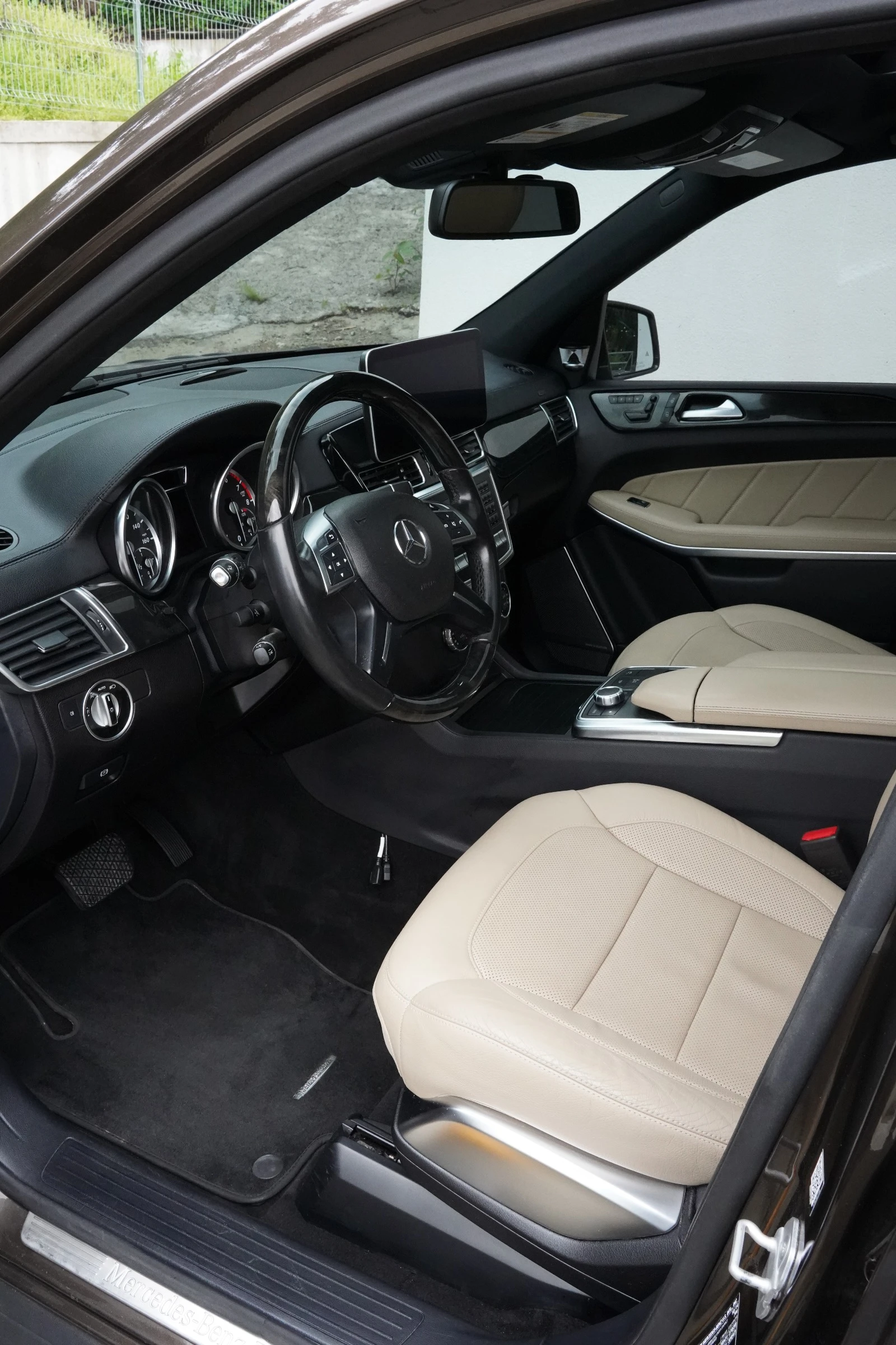 Mercedes-Benz GL 550 AMG, снимка 6 - Автомобили и джипове - 54666029