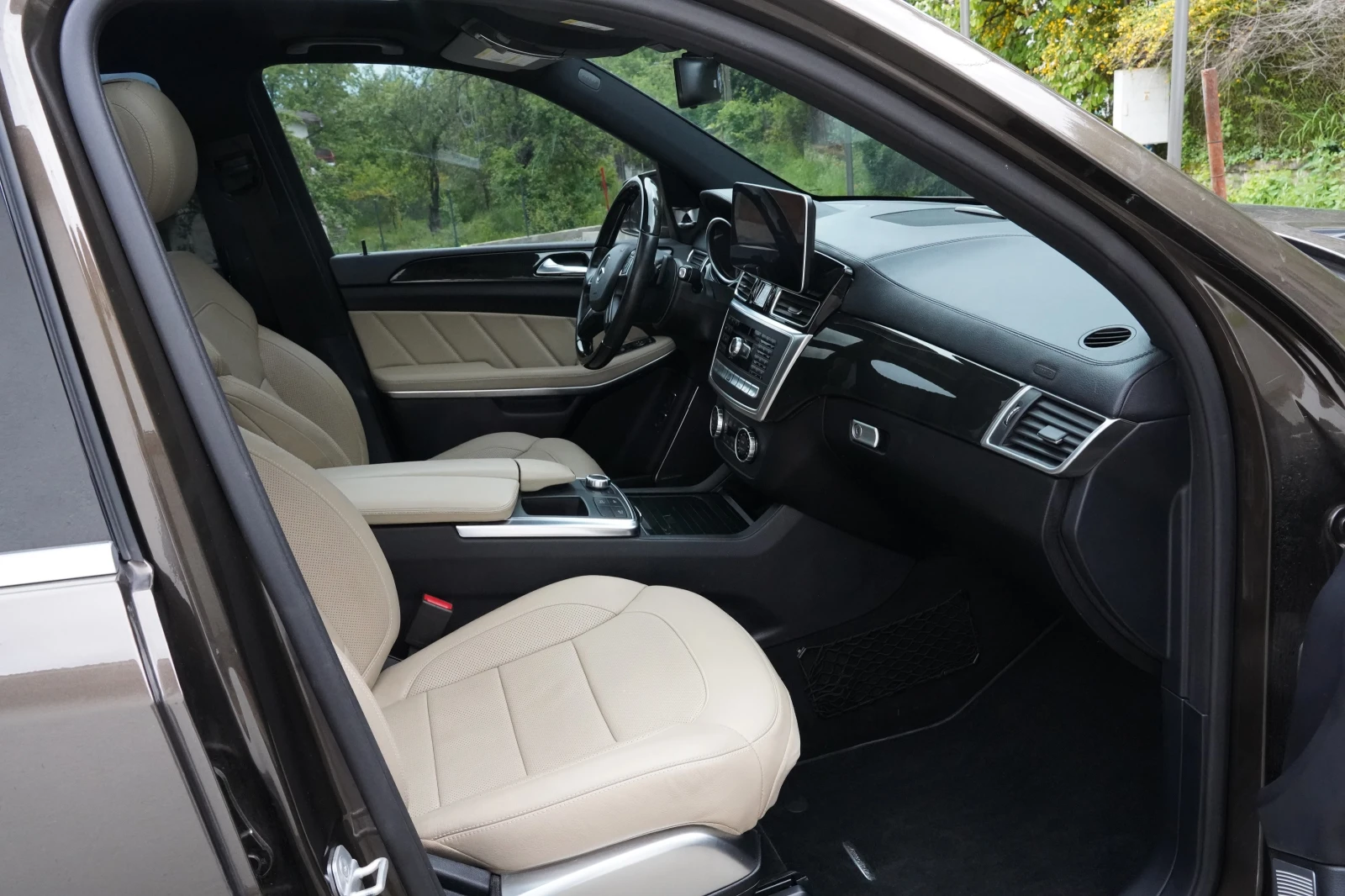 Mercedes-Benz GL 550 AMG, снимка 3 - Автомобили и джипове - 54666029