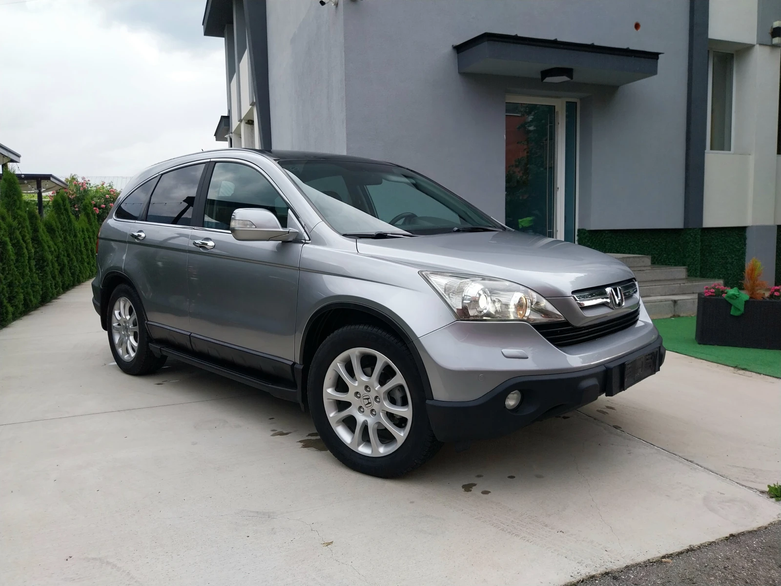 Honda Cr-v 2.0i -VTEC * НАВИ* 4X4- * Кожа/Automatic * , снимка 2 - Автомобили и джипове - 54869632