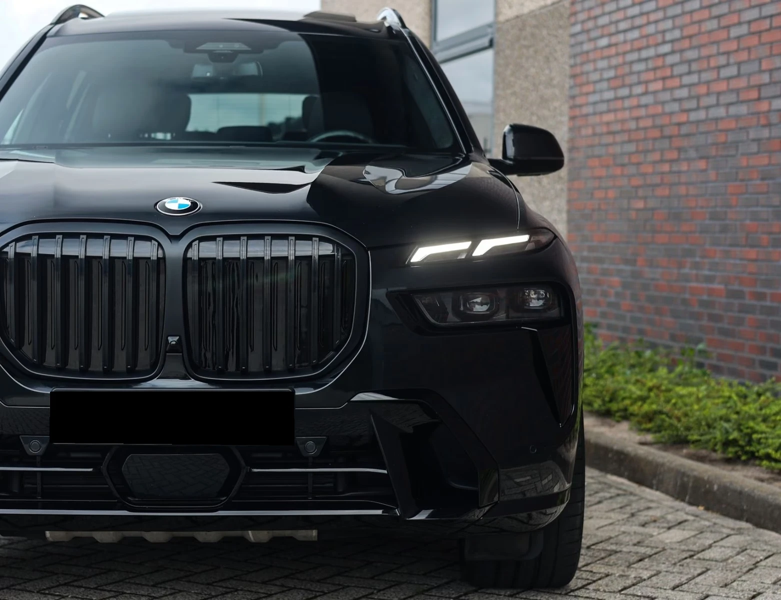 BMW X7 40i/xDrive/M-SPORT/SKY/7SEAT/360/HUD/MASS/GLOW/ | Mobile.bg � ����������� 2
