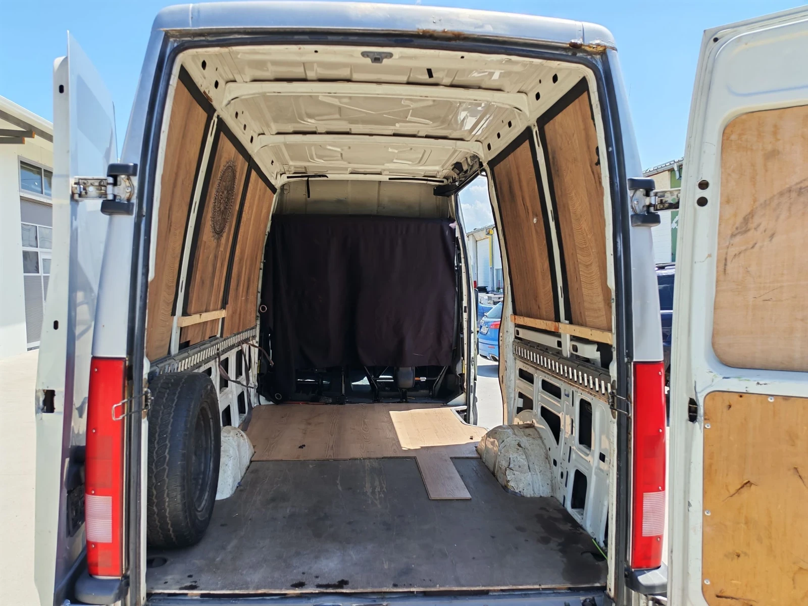 Iveco Daily 2.8 , снимка 9 - Бусове и автобуси - 54699395