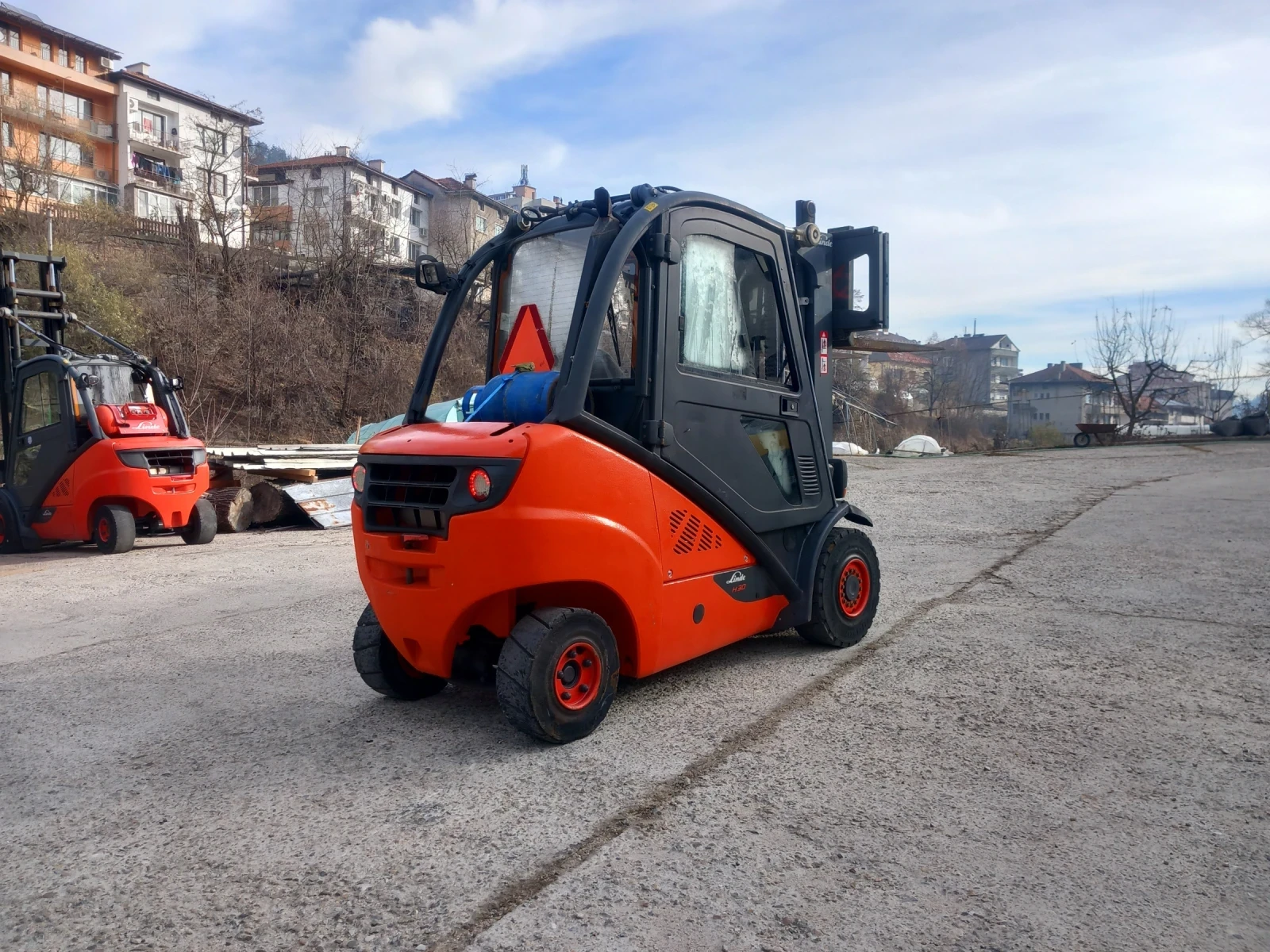  Linde 30..   | Mobile.bg   4