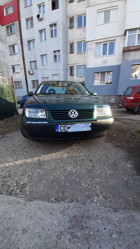 VW Bora, снимка 1 - Автомобили и джипове - 45730572