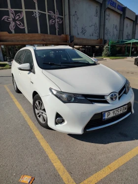 Toyota Auris 1.8 HYBRID, снимка 1