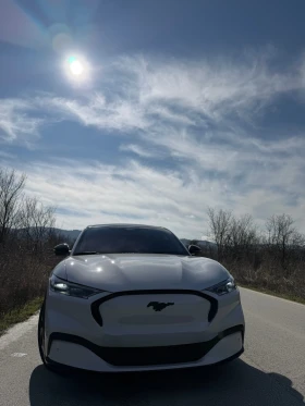 Ford Mustang Mach-E Premium Extended Range 91kWh  AWD 351к.с. 6700км.  - 30500 € / 59652.82 лв. - 39443553 3