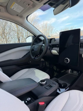 Ford Mustang Mach-E Premium Extended Range 91kWh  AWD 351к.с. 6700км.  - 30500 € / 59652.82 лв. - 39443553 15