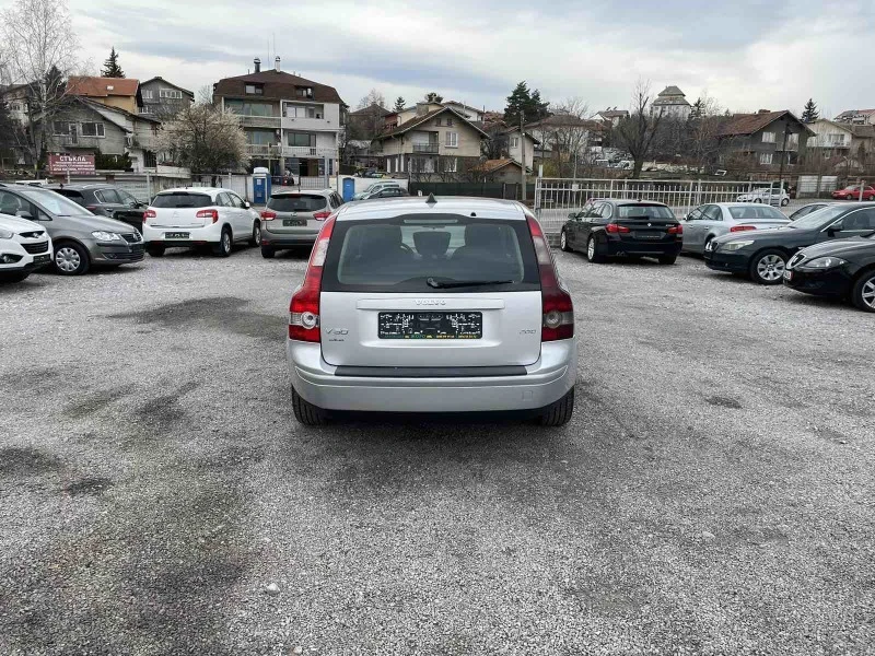 Volvo V50 2.0 d, снимка 4 - Автомобили и джипове - 40009117