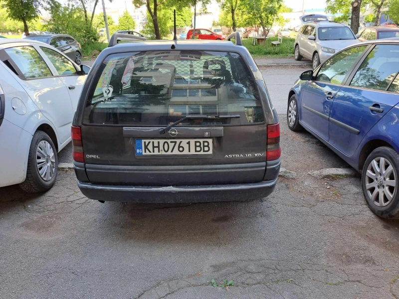 Opel Astra Комби, снимка 4 - Автомобили и джипове - 46940563