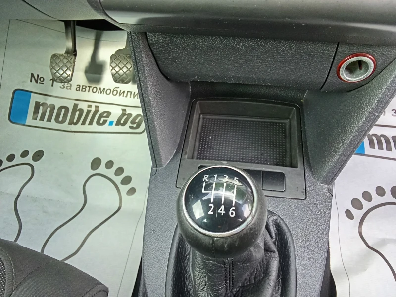 VW Touran 2.0 TDI-BMM-140k.c.- 6 СКОРОСТИ, снимка 17 - Автомобили и джипове - 50619127