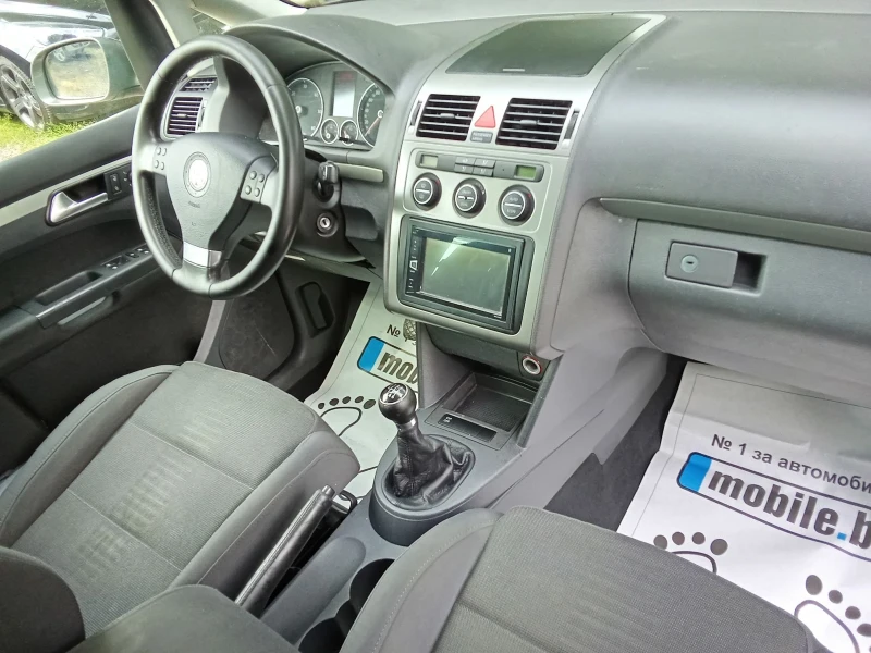 VW Touran 2.0 TDI-BMM-140k.c.- 6 СКОРОСТИ, снимка 16 - Автомобили и джипове - 50619127