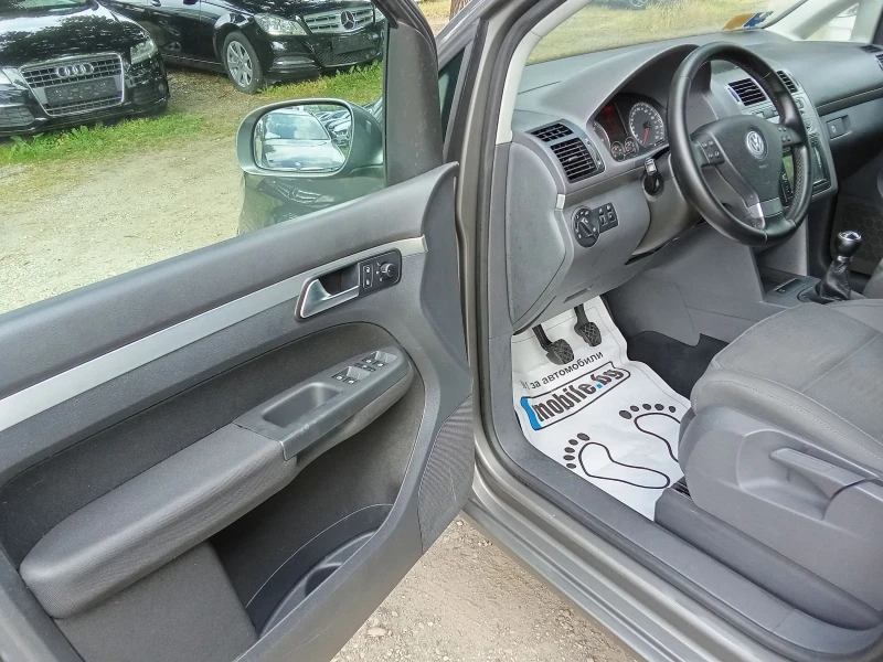 VW Touran 2.0 TDI-BMM-140k.c.- 6 СКОРОСТИ, снимка 10 - Автомобили и джипове - 50619127