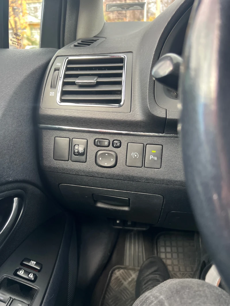 Toyota Avensis, снимка 6 - Автомобили и джипове - 52518067