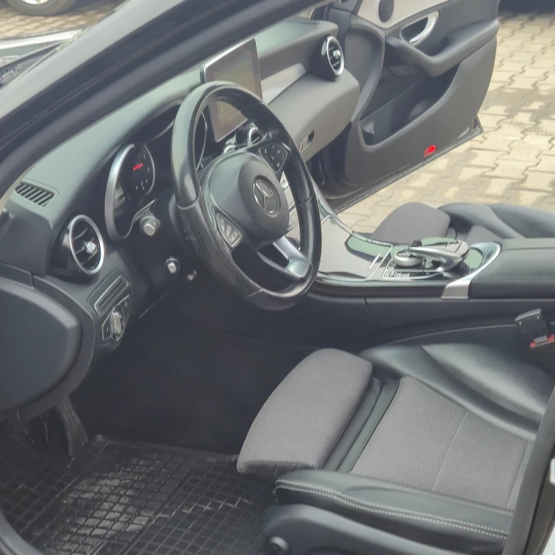 Mercedes-Benz C 220, снимка 15 - Автомобили и джипове - 52549835