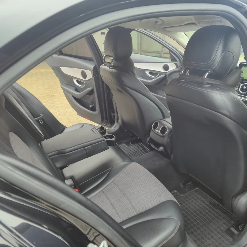 Mercedes-Benz C 220, снимка 10 - Автомобили и джипове - 52549835