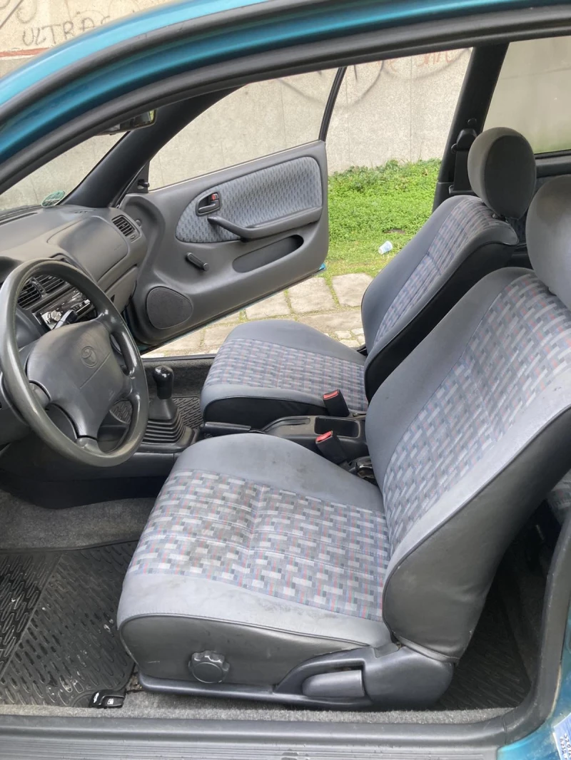 Toyota Corolla 1.3 Бензин , снимка 12 - Автомобили и джипове - 53399797