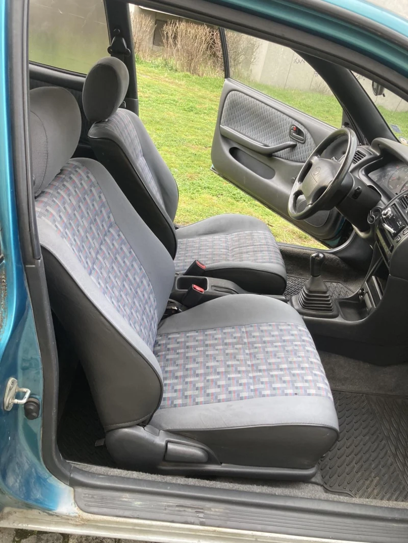 Toyota Corolla 1.3 Бензин , снимка 11 - Автомобили и джипове - 53399797