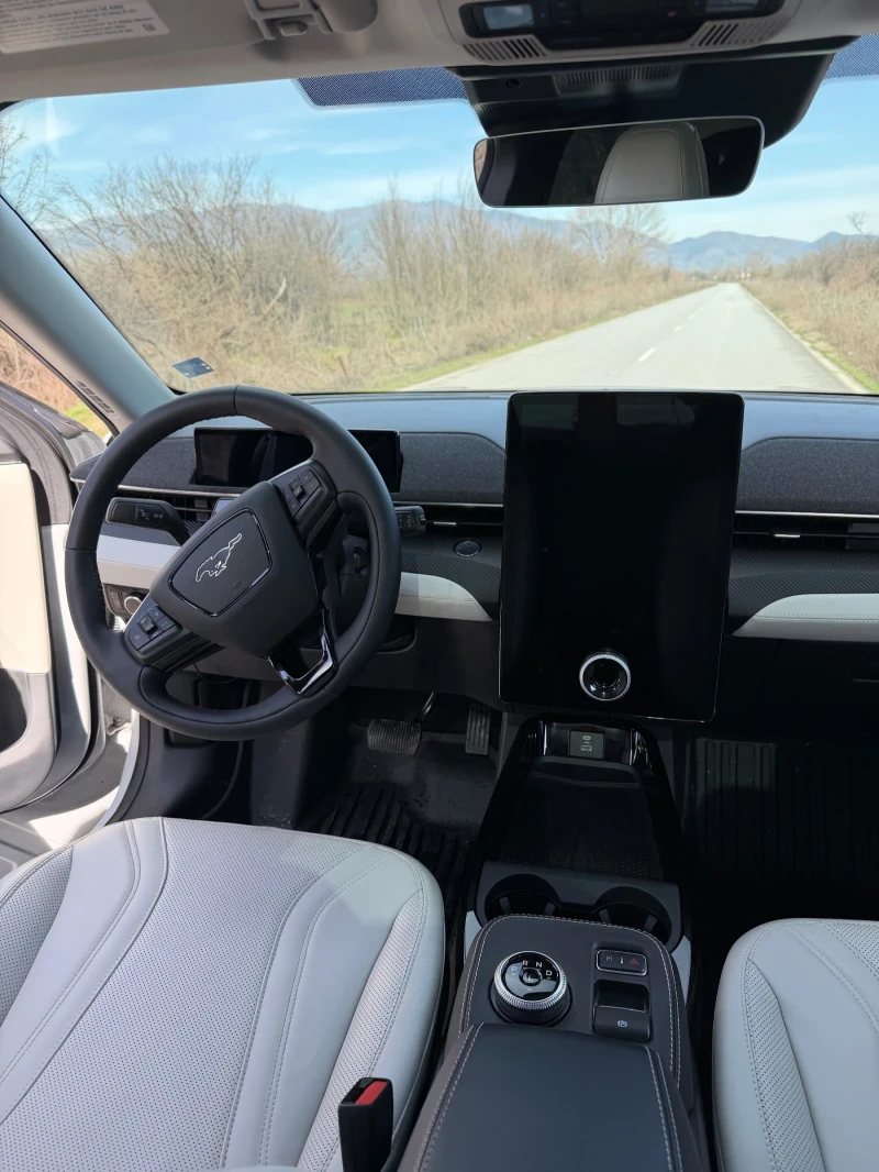 Ford Mustang Mach-E Premium Extended Range 91kWh  AWD 351к.с. 6700км. , снимка 7 - Автомобили и джипове - 53477358