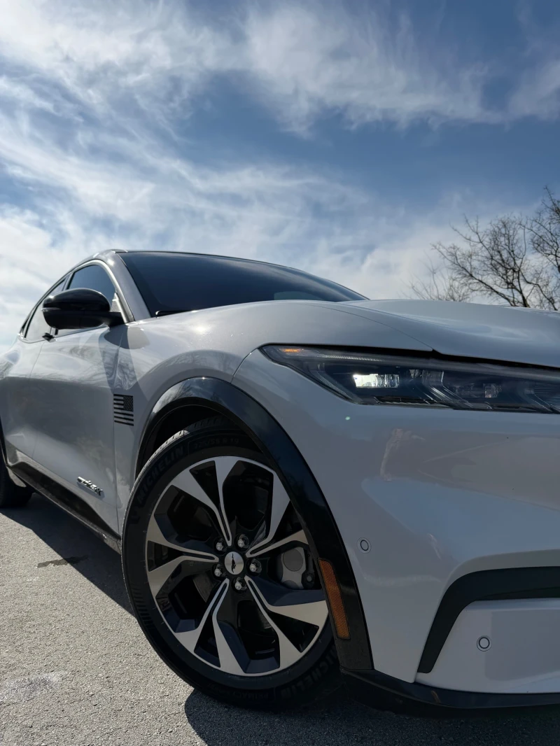Ford Mustang Mach-E Premium Extended Range 91kWh  AWD 351к.с. 6700км. , снимка 5 - Автомобили и джипове - 53477358