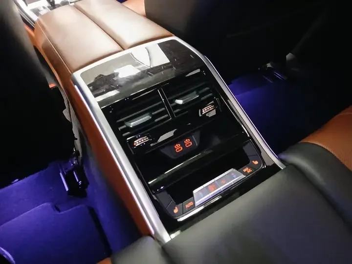 BMW 850 M850/CARBON PACKAGE/LANE ASSIST/PARKING ASSIST | Mobile.bg   14