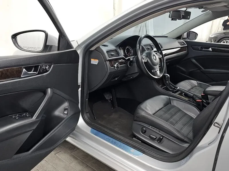 VW Passat 2.0 TDI, снимка 10 - Автомобили и джипове - 54298614