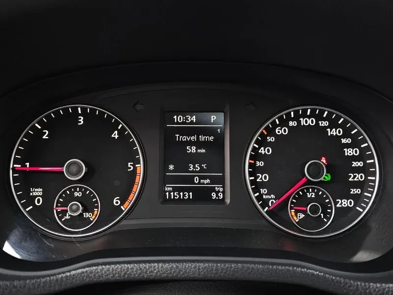 VW Passat 2.0 TDI, снимка 8 - Автомобили и джипове - 54298614