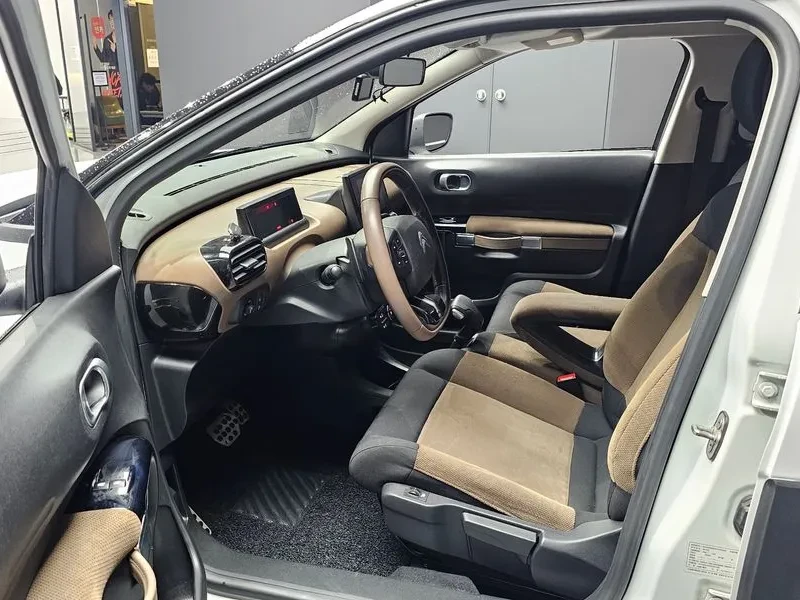 Citroen C4 Cactus, снимка 10 - Автомобили и джипове - 54848912