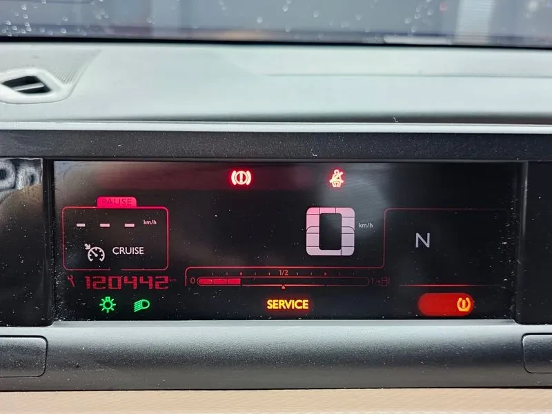 Citroen C4 Cactus, снимка 8 - Автомобили и джипове - 54848912