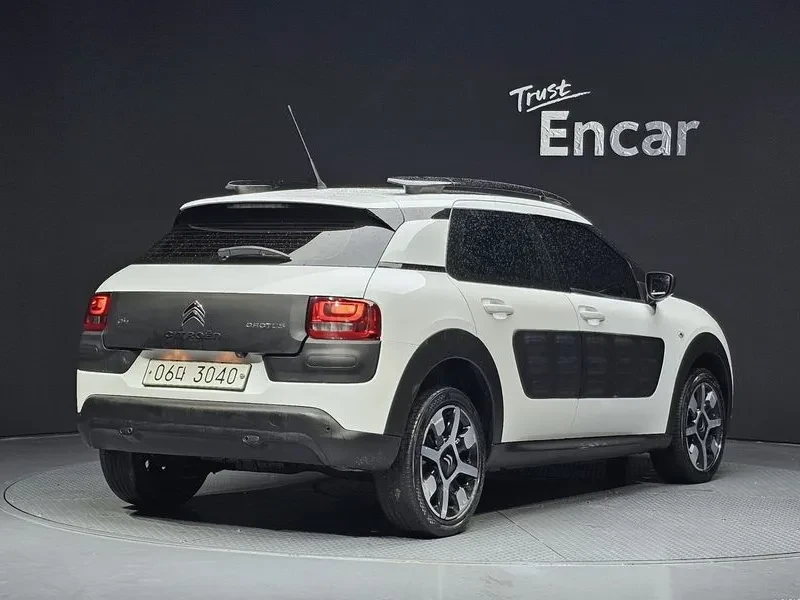 Citroen C4 Cactus, снимка 2 - Автомобили и джипове - 54848912