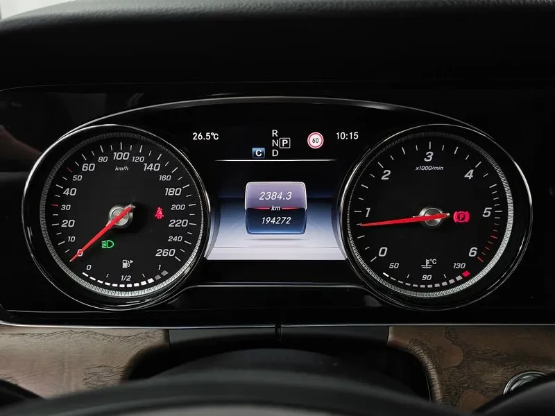 Mercedes-Benz E 220 D 4MATIC EXCLUSIVE, снимка 8 - Автомобили и джипове - 55008058