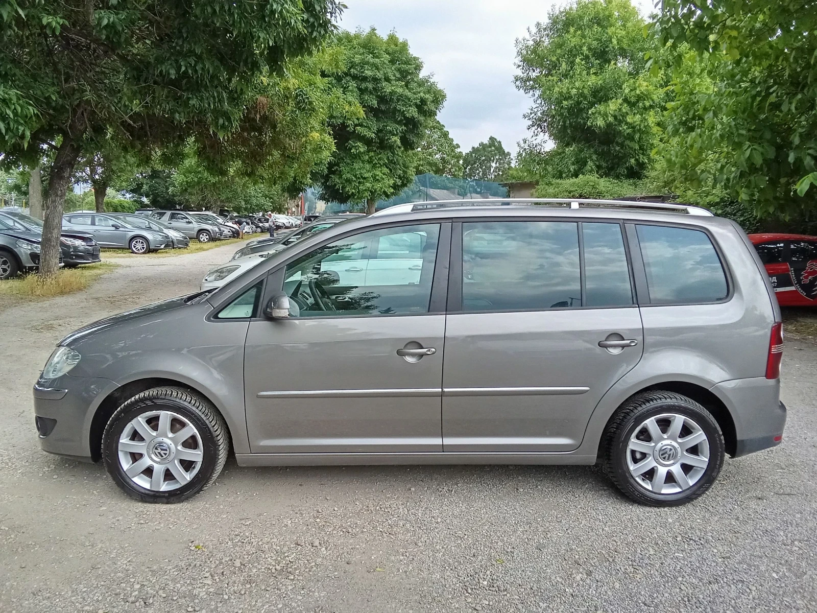 VW Touran 2.0 TDI-BMM-140k.c.- 6 СКОРОСТИ - изображение 2