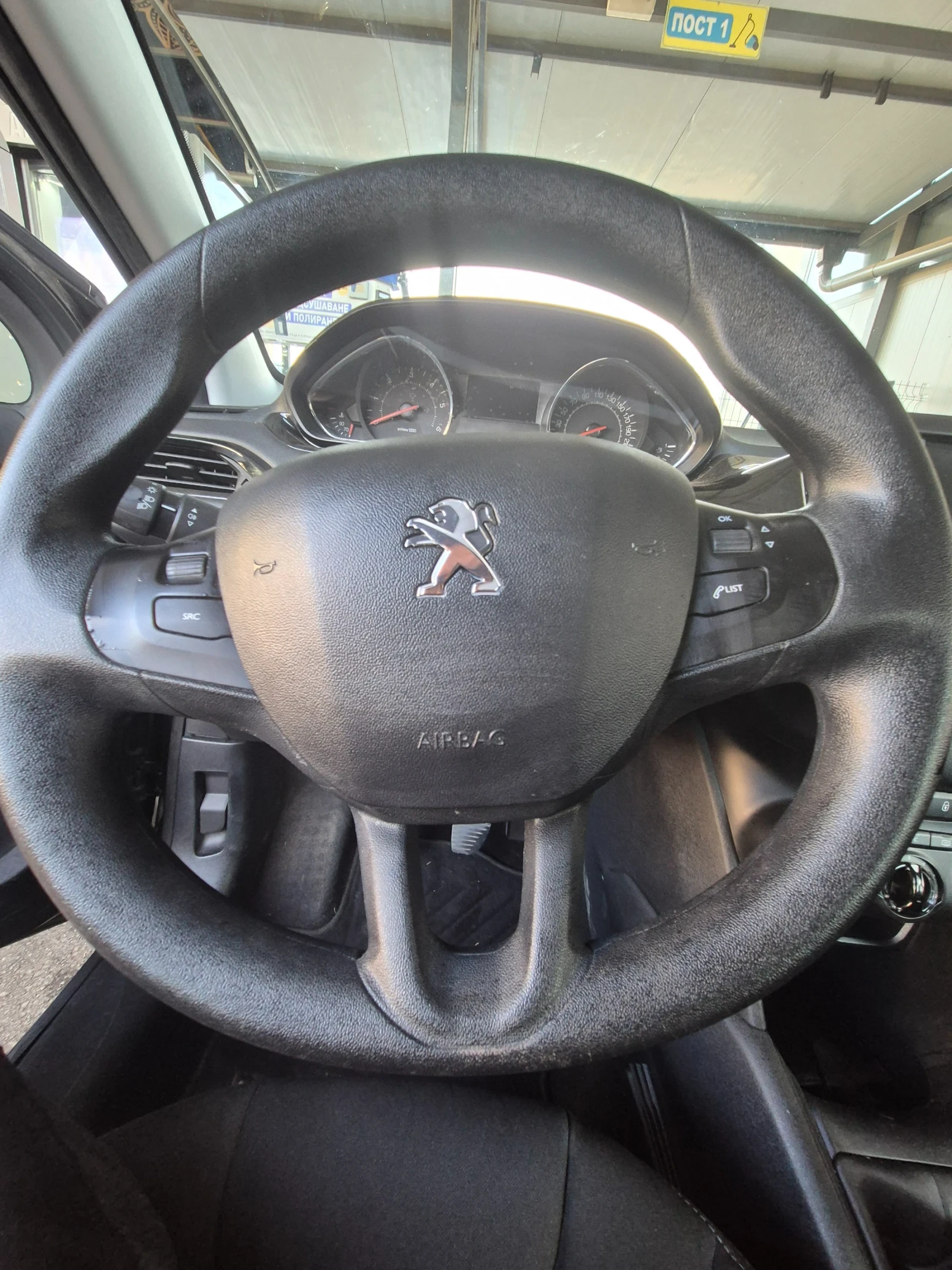 Peugeot 208  - изображение 6