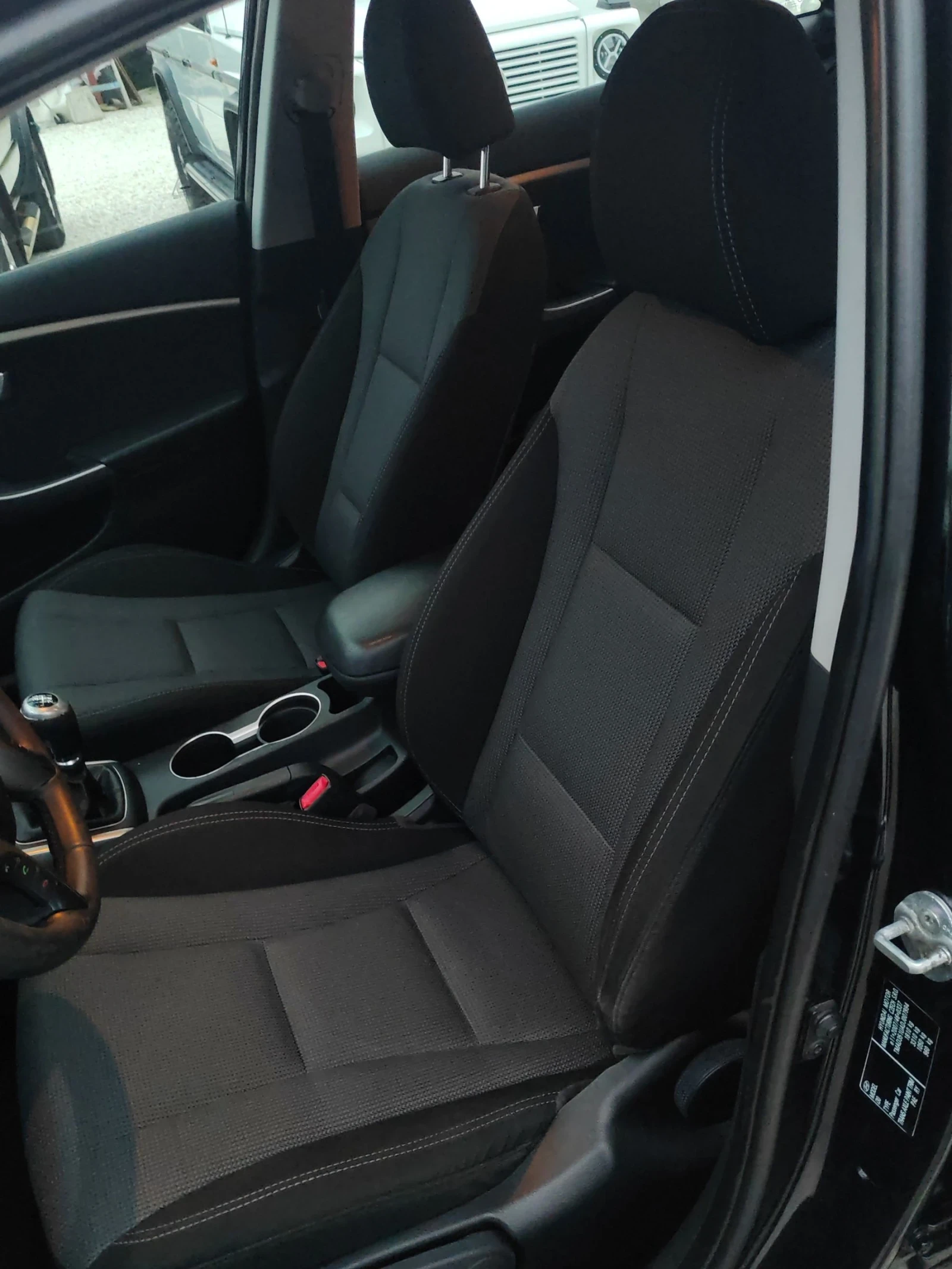 Hyundai I30 1.6, 110к.с. - изображение 10