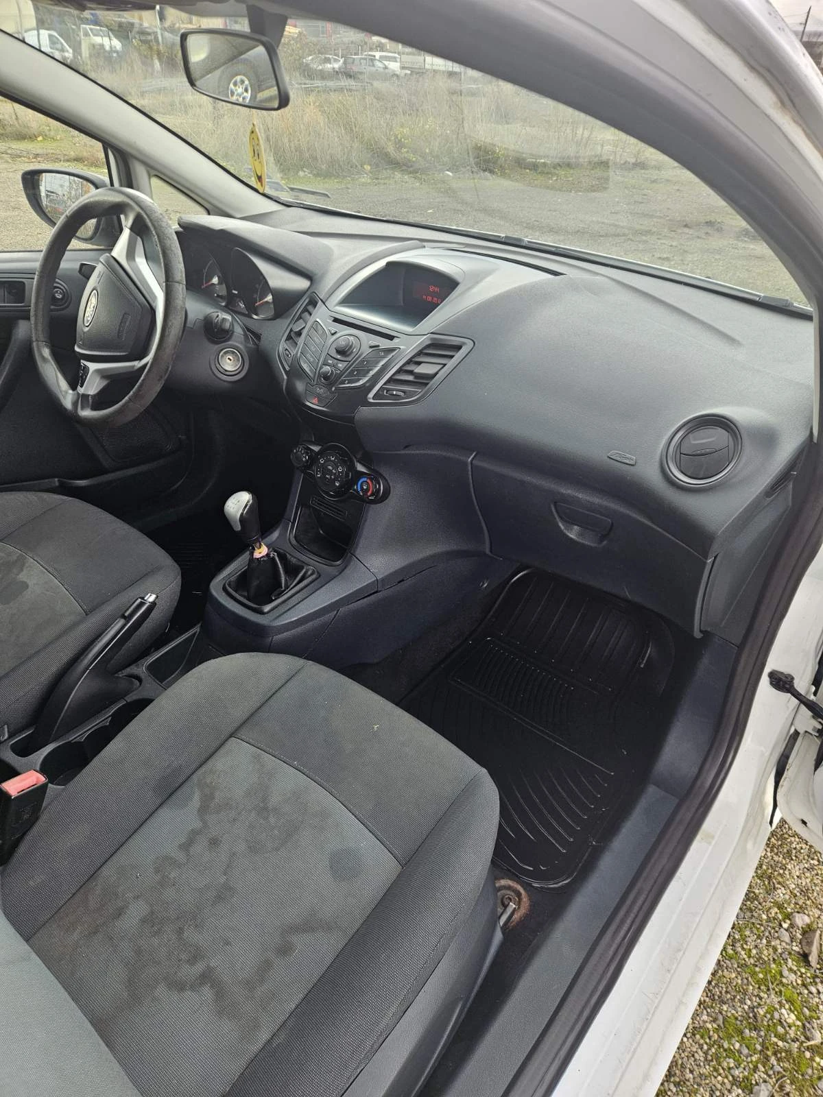 Ford Fiesta  - изображение 6