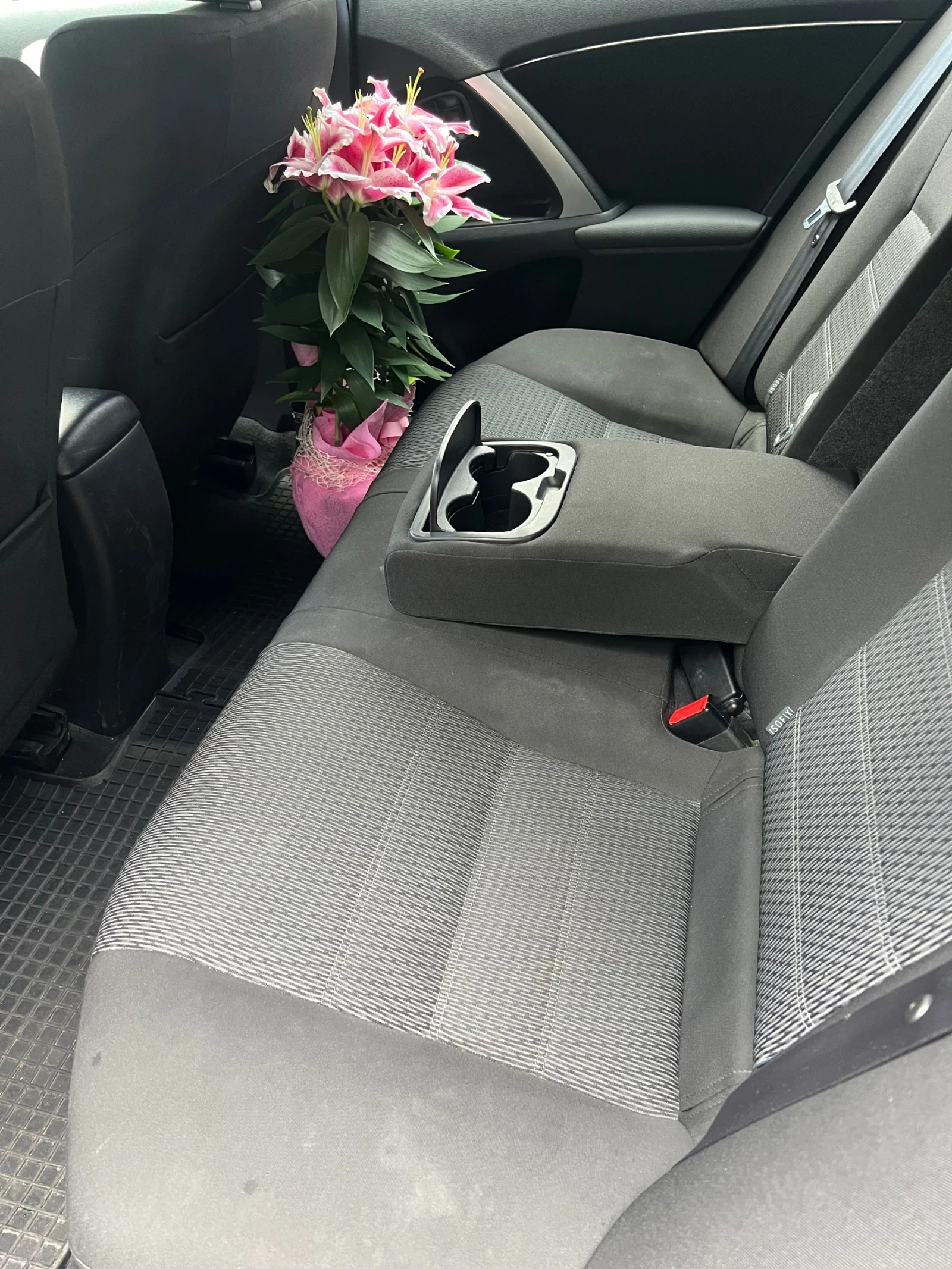 Toyota Avensis  - изображение 10