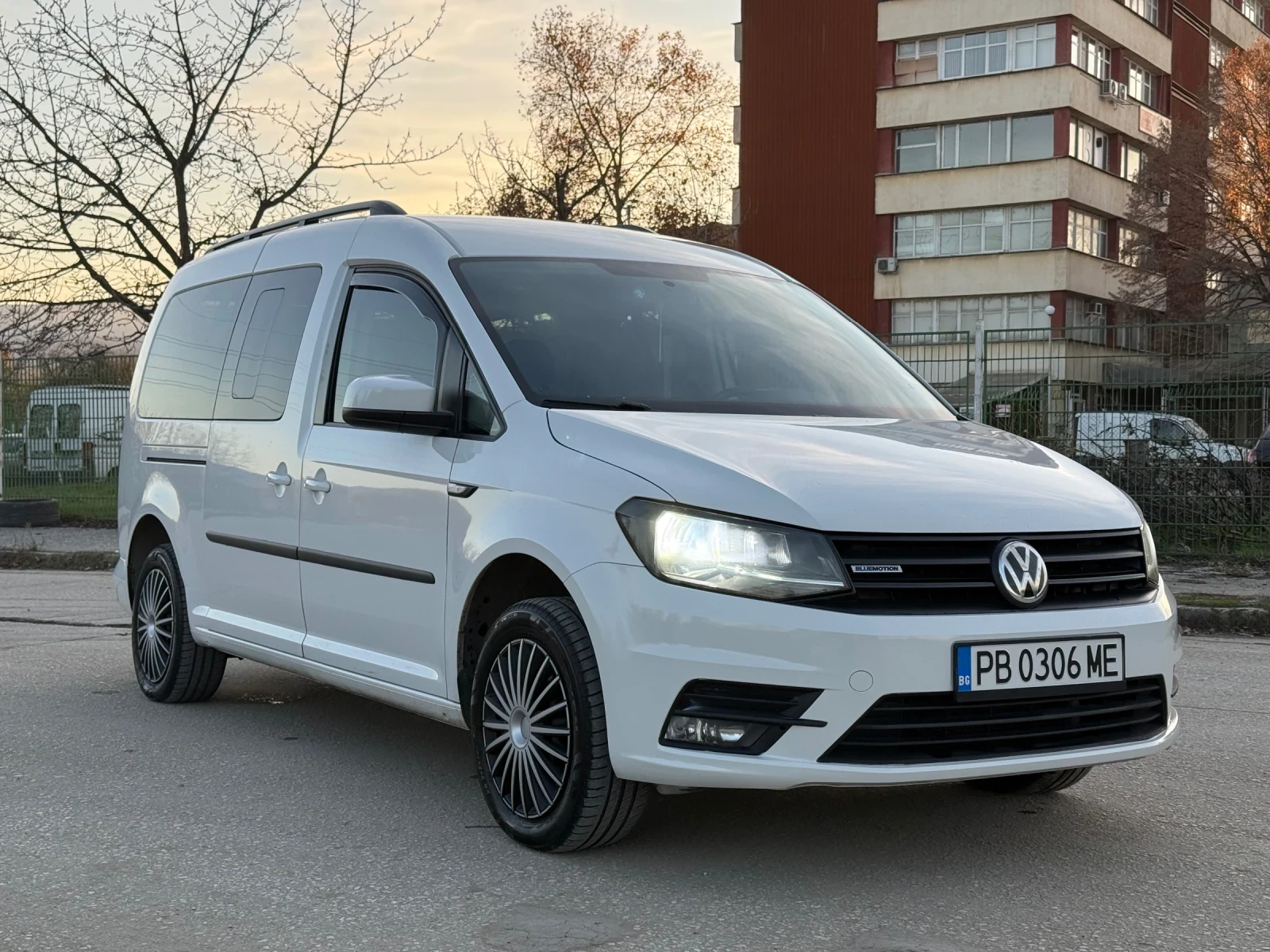 VW Caddy Maxi 1.4 TGI CNG - изображение 2