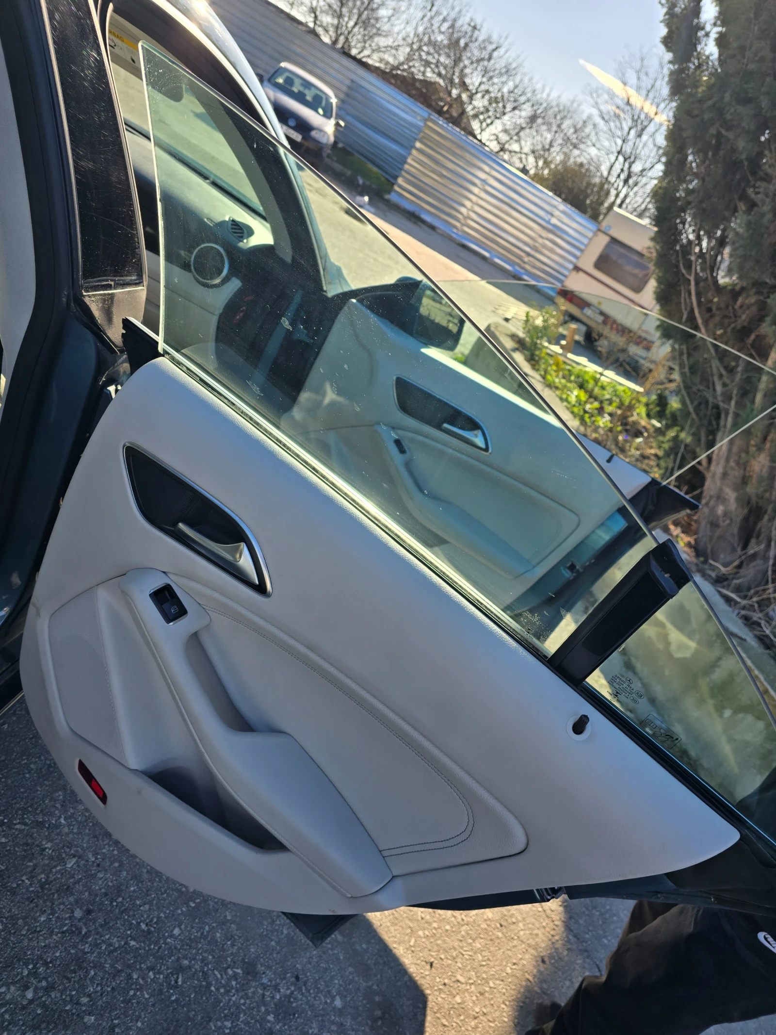 Mercedes-Benz CLA 180  Blue metalic, Face, Navi, Leder, 2keys, 51k Km - изображение 6