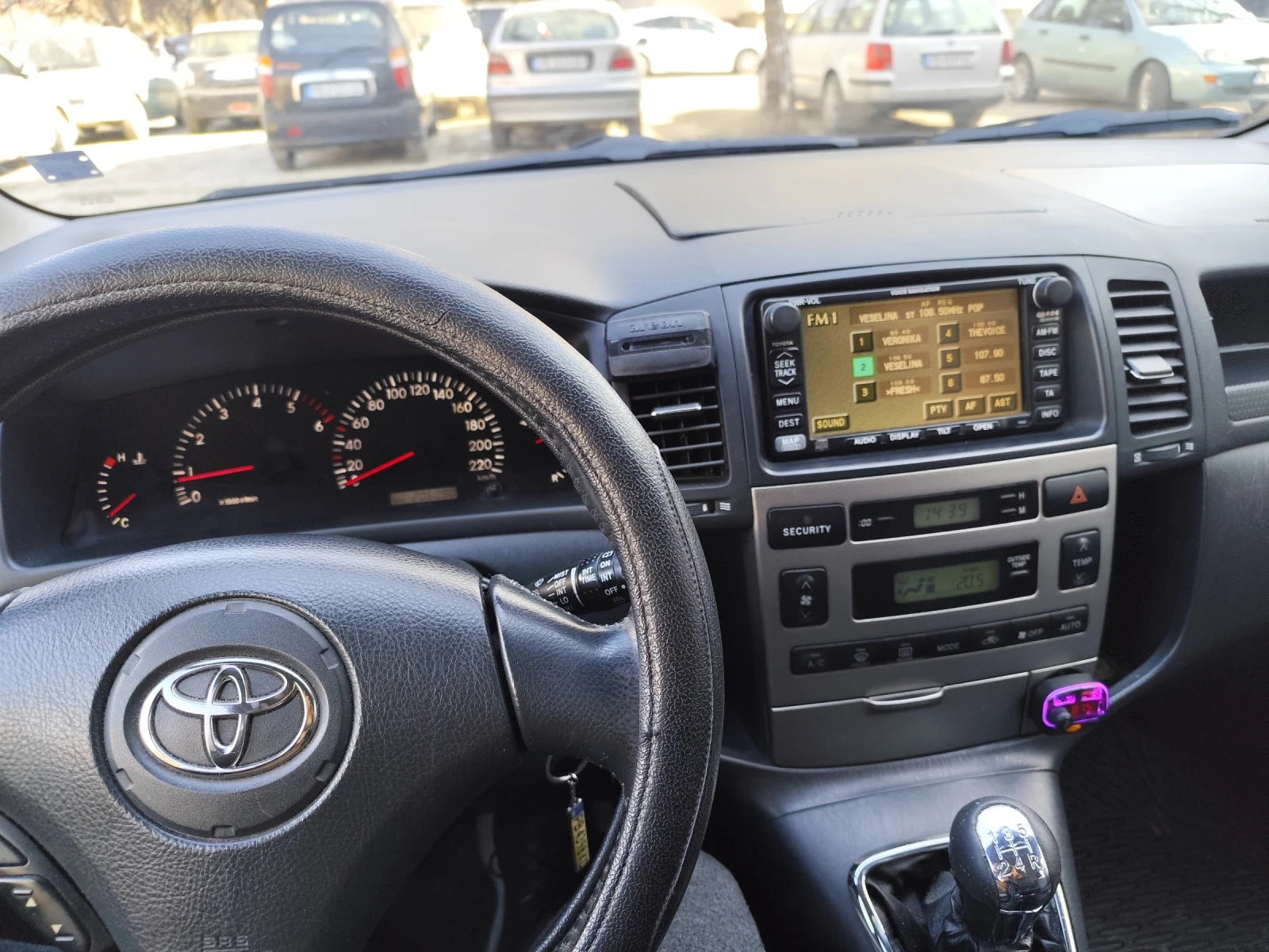 Toyota Corolla verso, снимка 16 - Автомобили и джипове - 53756096